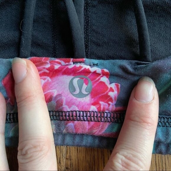 Lululemon Free To Be BraCurious Jungle Multi / Black size 4 - Picture 6 of 8